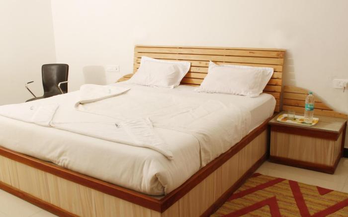 Al Woodlands Residency (Un-married and Stag groups not allowed)