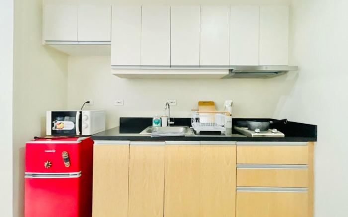 * *28 Central Location King Studio