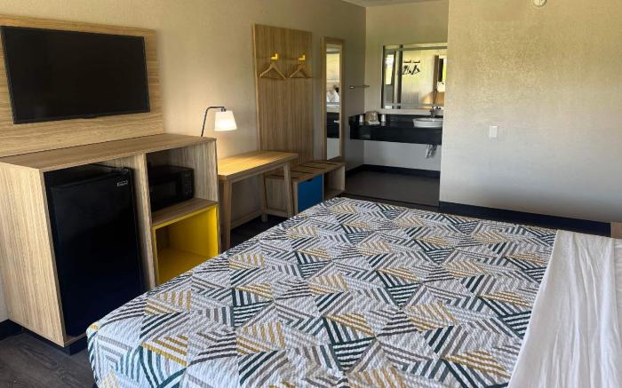 Days Inn by Wyndham Kansas City Northeast