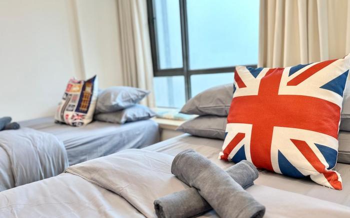 R&F Seaview Grand Living @ 4BR Level32 | 12-16 Pax
