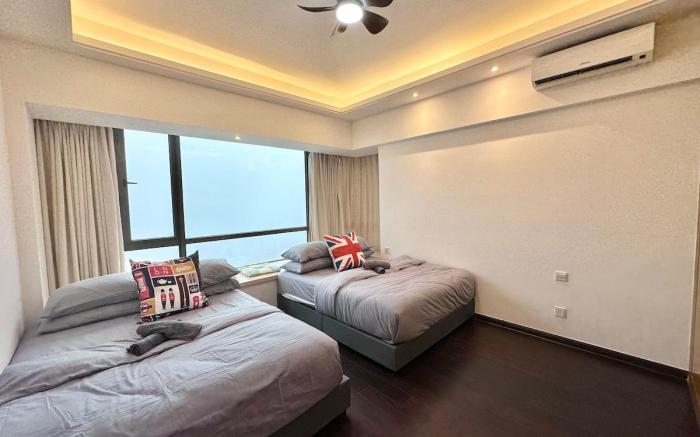 R&F Seaview Grand Living @ 4BR Level32 | 12-16 Pax