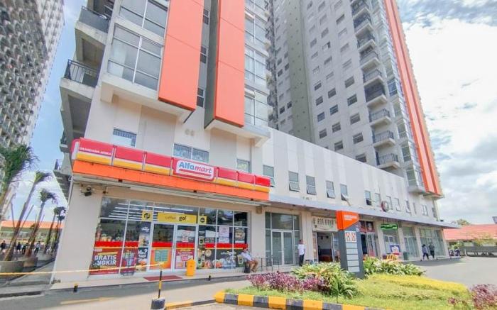 Spacious 1BR at Grand Asia Afrika Apt By Travelio