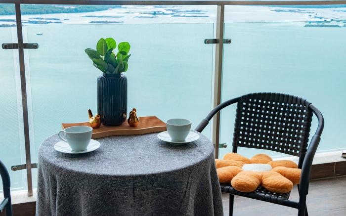 Lovell Gold Beachfront Oasis 3+1BR @10-12Pax
