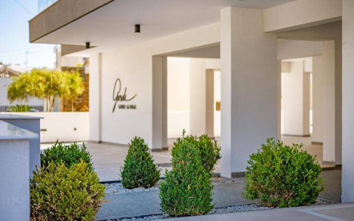 Sanders Breeze - Bright 2 bdr apartment with balcony