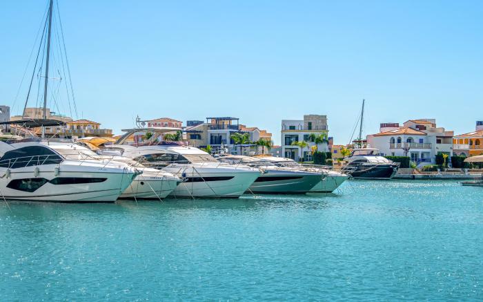 Sanders Breeze - Bright 2 bdr apartment with balcony