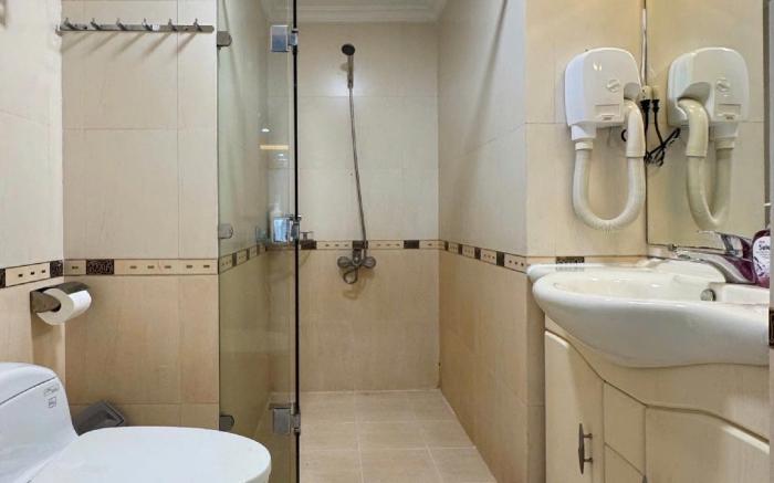 Lynhapartment near Airport Tan Binh HCM