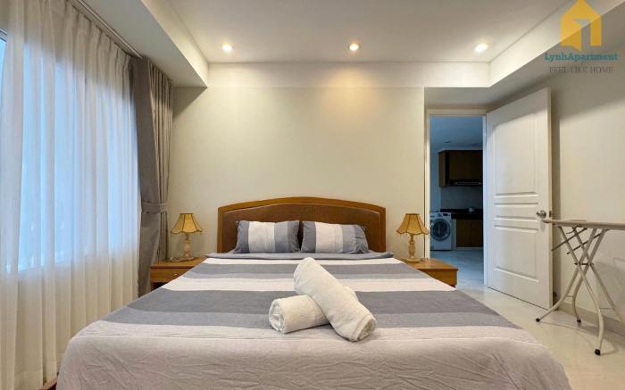 Lynhapartment near Airport Tan Binh HCM