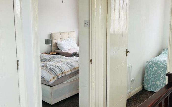 Bull Double bed in 3bedroom shared house 