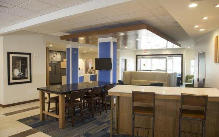 Holiday Inn Express Rochester Hills