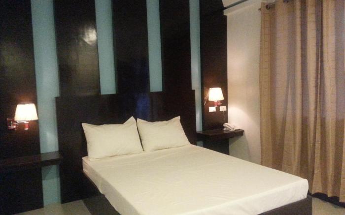 Dolyn Suites
