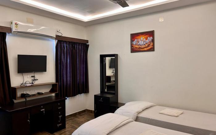 MRT Grand Residency