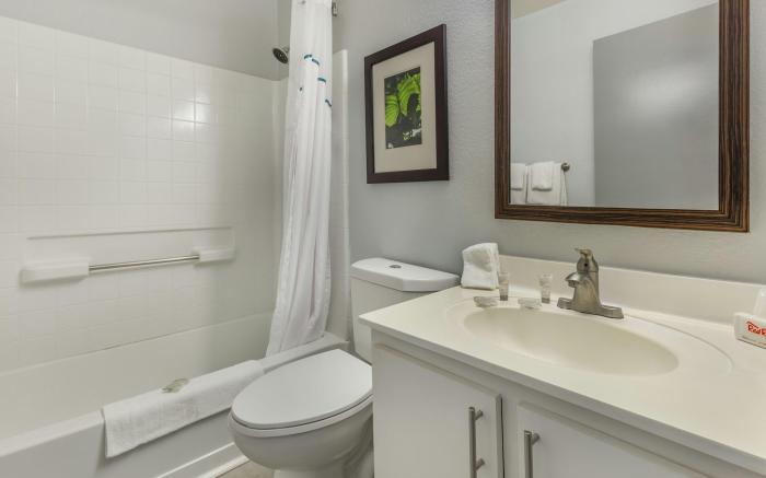 HomeTowne Studios & Suites Greensboro