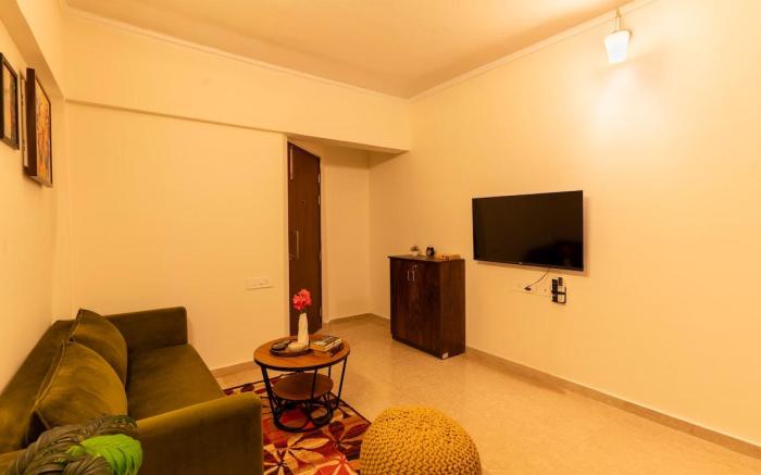 Skyline View 2bhk Apt near Oberoi Mall & NESCO