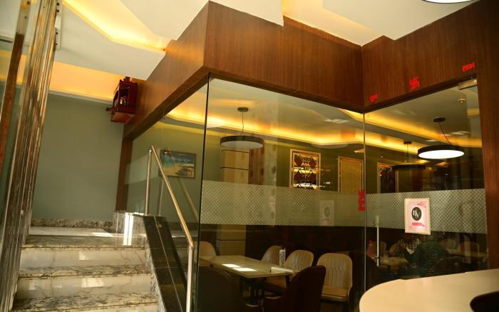 Hotel Baba Vishwanath Palace