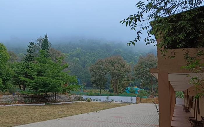 Le Selena Yelagiri
