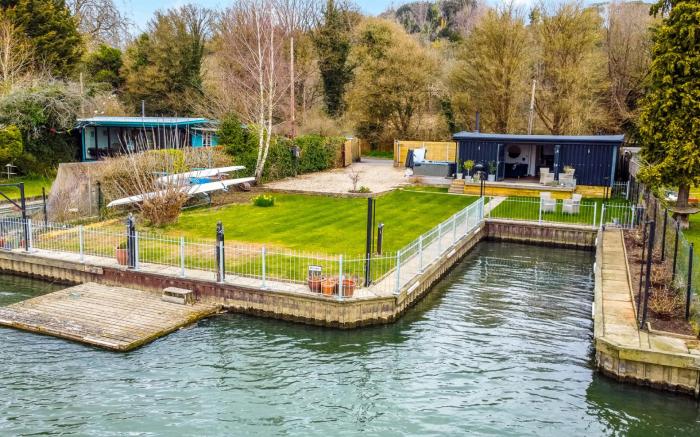 River Cabin & Mills Cottage - From £450 Per Night