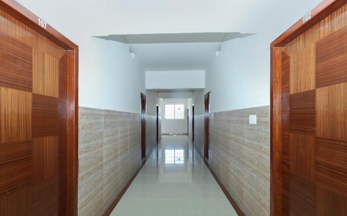 OYO 28369 Green Valley Residency