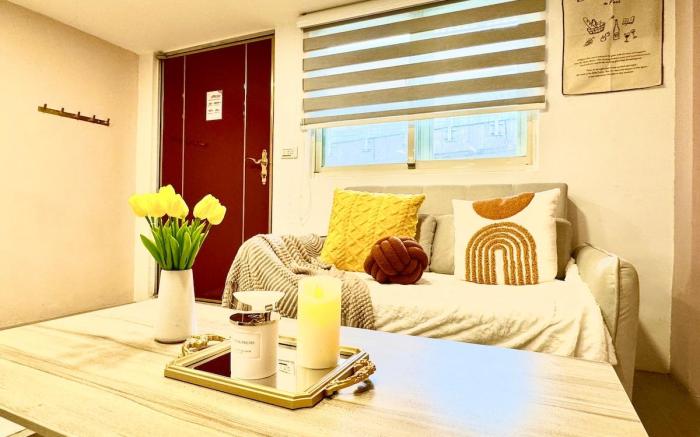 Cozy 2BR in Taipei East｜6-min MRT｜Food & Nightlife
