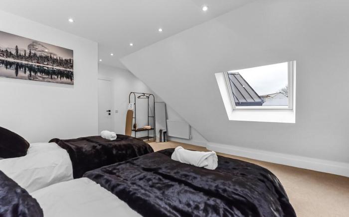 Modern 2 Bedroom Stay, Balcony, East Croydon