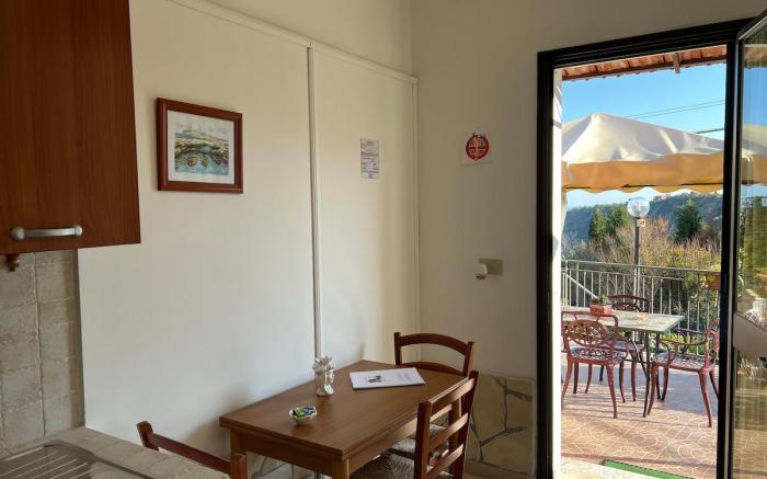 Tirreno: Private apartment with a sea view