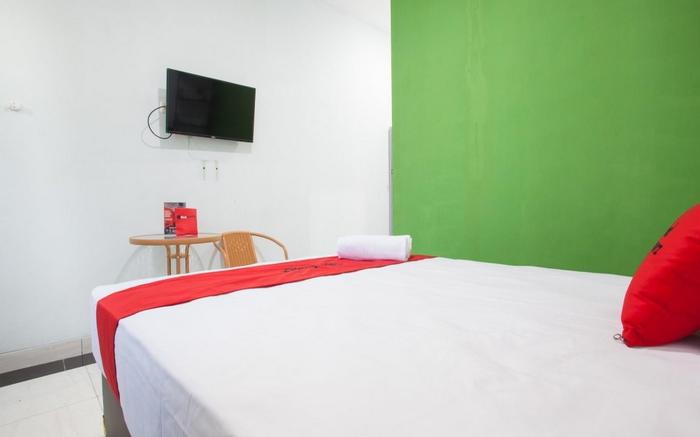 RedDoorz Syariah near DBL Arena 2