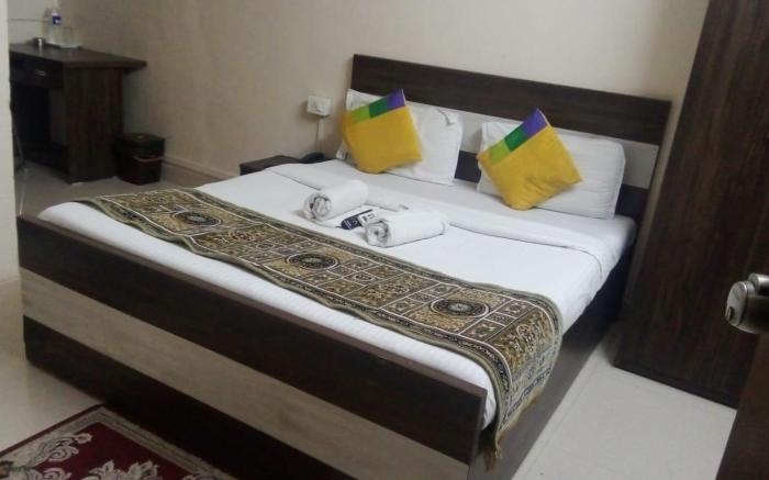Hotel Bestow Inn Koregaon Park -Near Osho Ashram