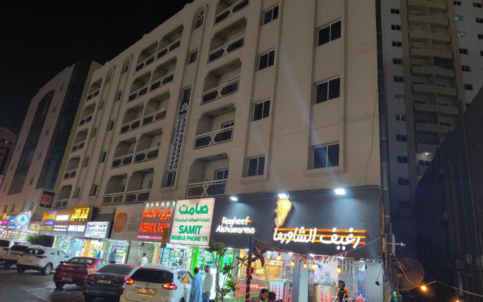 Rooms opposite mega mall Ragheef shawerma  no 203