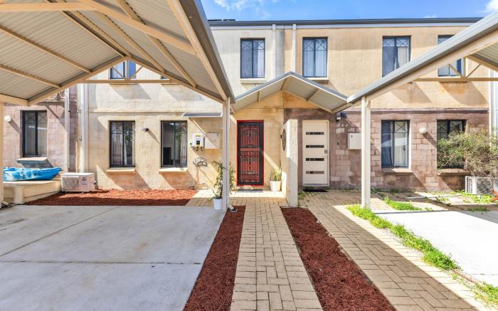 Family Townhouse Enjoy YT Premium, Netflix, Prime