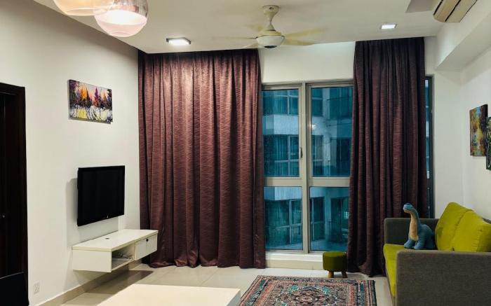Regalia @ Cozy One Bedroom By Willow Home