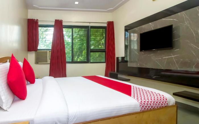 HOTEL NEW UTTAM HIRA PALACE