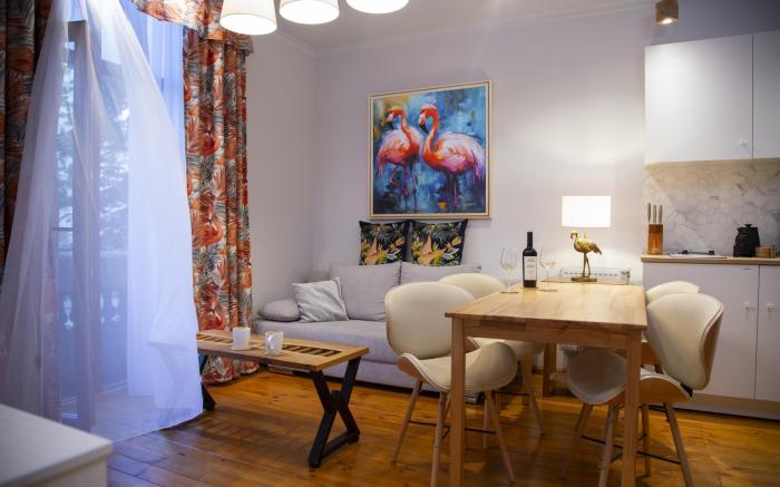 The Cozy Nest with Balcony by Pretty Apartments