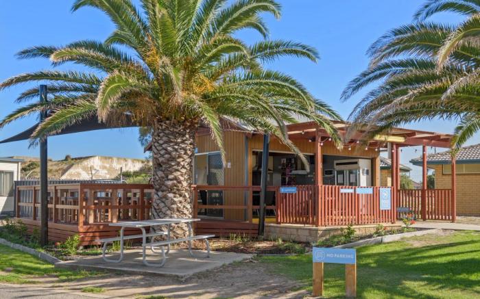 Discovery Parks - Adelaide Beachfront