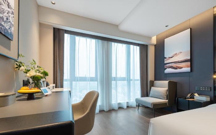 Atour Hotel Chengdu Tianfu New District Erjiang Temple Metro Station