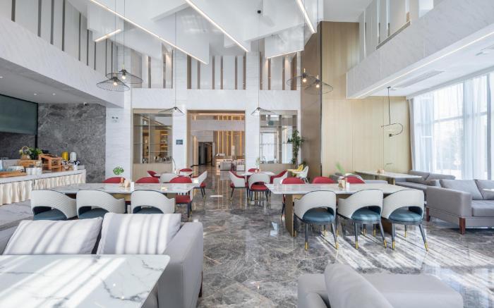 Atour Hotel Hefei South Railway Station North Square