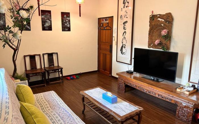 Jiufen特色四人房老街口民宿(全家超商旁、公車站步行1分鐘）