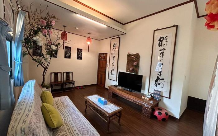 Jiufen特色四人房老街口民宿(全家超商旁、公車站步行1分鐘）
