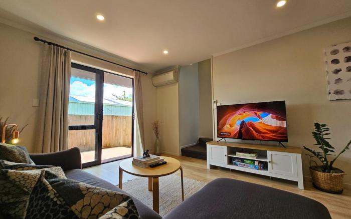 Gazeley Gem | Modern Apartment - Ideal for Couples
