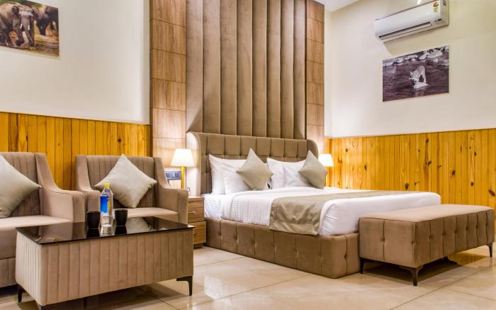Corbett Elegant Retreat