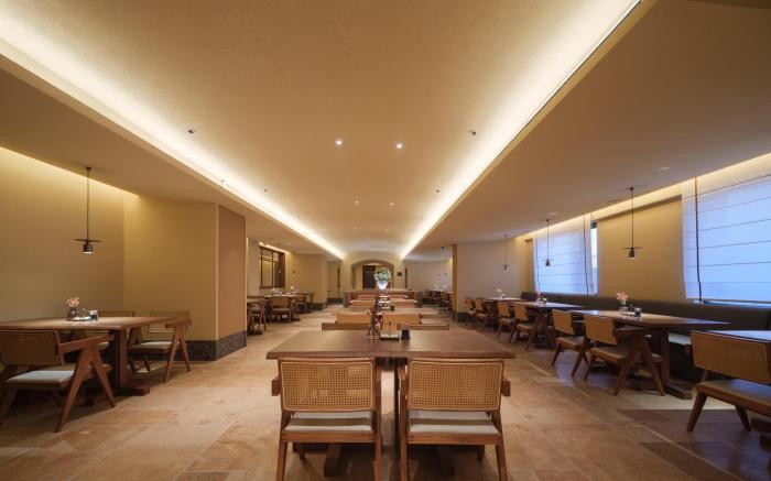 Atour Hotel Dalian Zhongshan Square Luxun Road