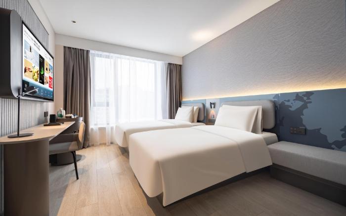 Atour Light Hotel Shenyang Yuhong Square Metro Station