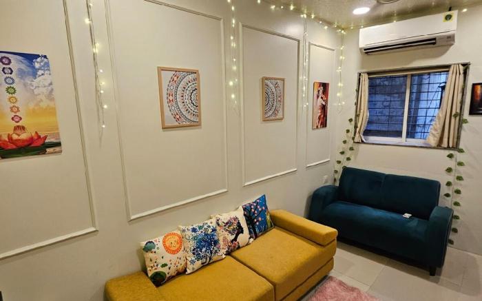"Cozy Rose – Peaceful Village Retreat in Bandra"