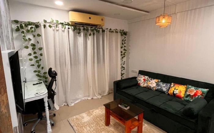 Carter Bay –  Peaceful Stay Near the Shore, Bandra