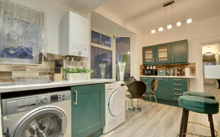 Central Southsea 5 Bed House - Sleeps 10