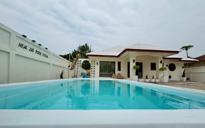 Healjai poolvilla (ฮิลใจพูลวิลล่า)
