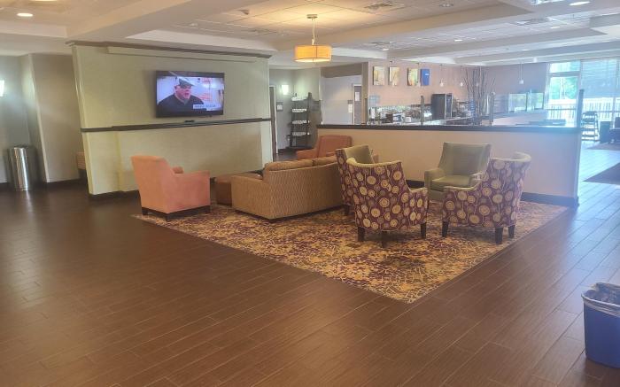 Dothan East Inn & Suites
