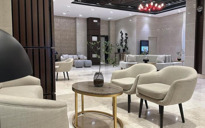 Sky rise Condo w/ Balcony & Pool at Makati 28flr