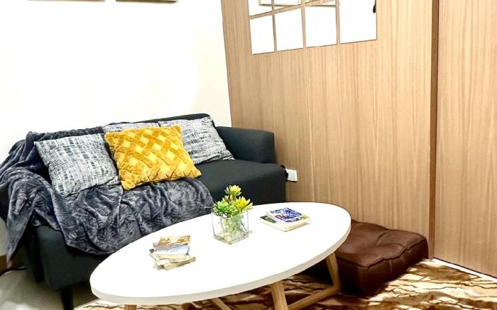 Cozy Urban Stay w/Pool & Gym at Makati Hotspots*16