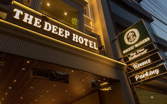 Deep Hotel