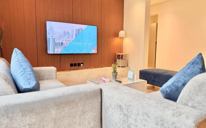 Luxury Modern | Prime Location near the Airport