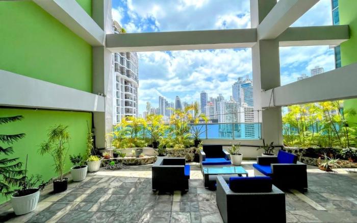 YC 3602 l 2 BDR av balboa l Marbella